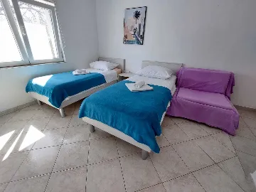 Studio Apartment in Šibenik for Up to 3 Guests