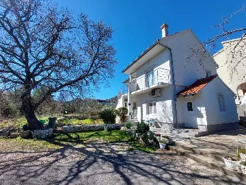 Studio Apartment in Šibenik for Up to 3 Guests