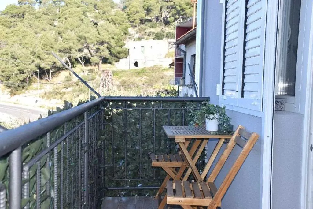 Šibenik Apartment for 4 Guests with 2 Bedrooms