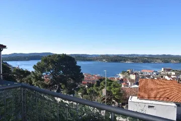 Šibenik Apartment for 4 Guests with 2 Bedrooms