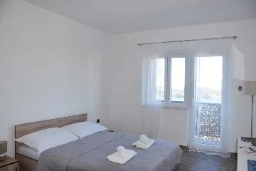 Šibenik Apartment for 4 Guests with 2 Bedrooms