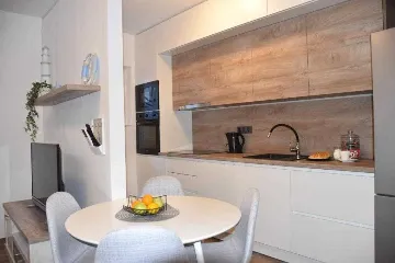 Šibenik Apartment for 4 Guests with 2 Bedrooms