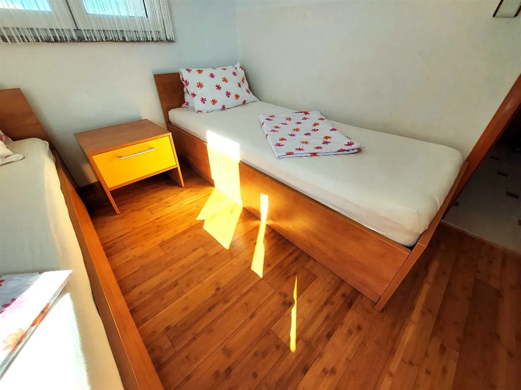 Vodice 2-Bedroom Apartment for 5 Guests