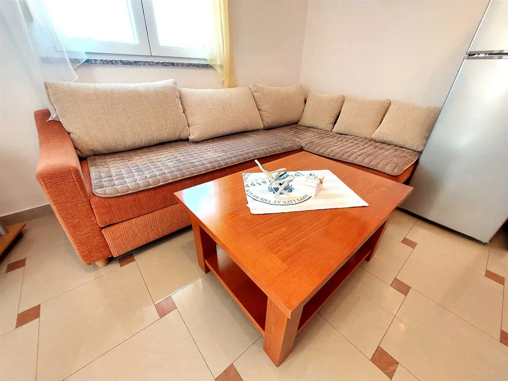 Vodice 2-Bedroom Apartment for 5 Guests