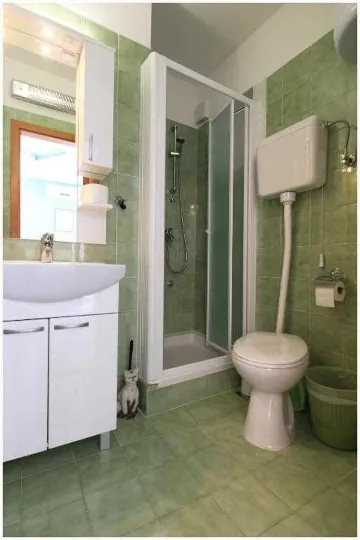 Primošten 1-Bedroom Apartment for Up to 3