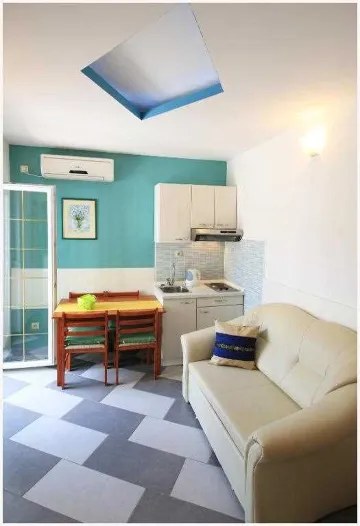 Primošten 1-Bedroom Apartment for Up to 3