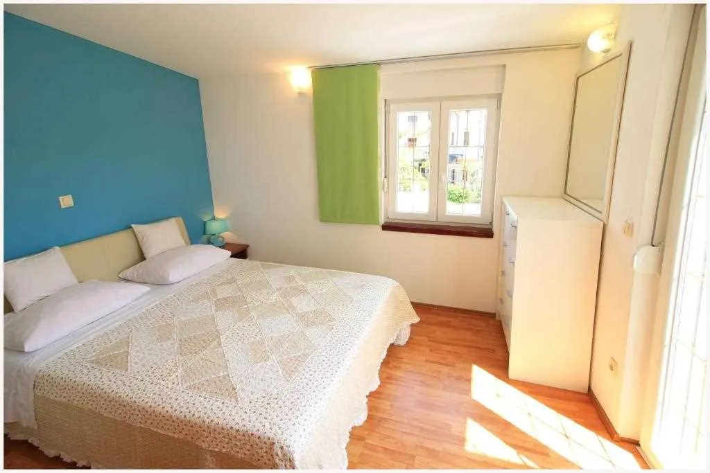 Primošten 1-Bedroom Apartment for Up to 3