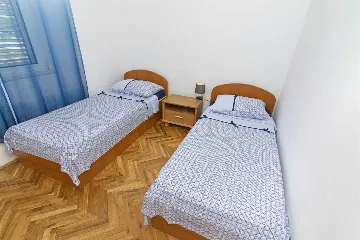 Vodice (Srima) 2-Bedroom Apartment for 5 Guests