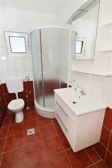 Vodice Apartment for 4-5 Guests Near Pebble Beach