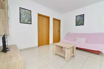 Vodice Apartment for 4-5 Guests Near Pebble Beach