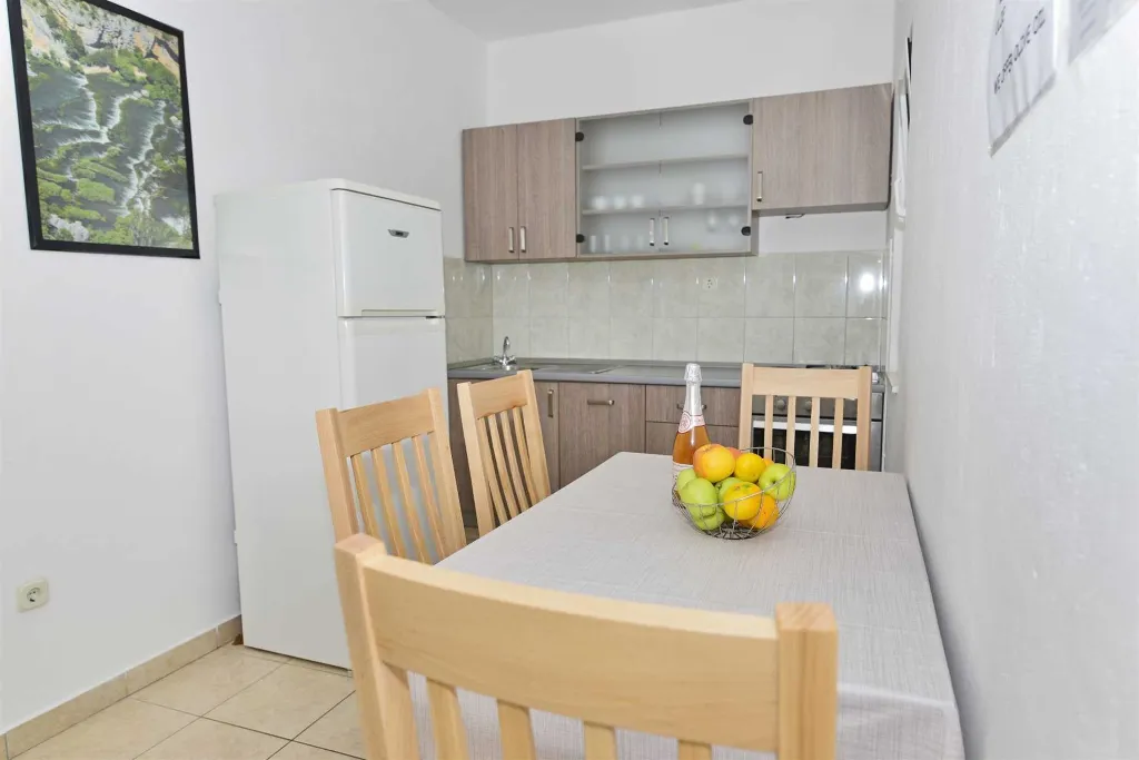 Vodice Srima 2-Bedroom Apartment for 5 Guests