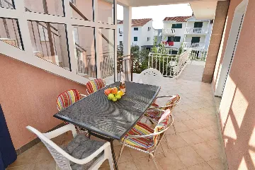 Vodice Srima 2-Bedroom Apartment for 5 Guests