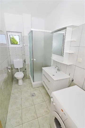 Vodice Srima 2-Bedroom Apartment for 5 Guests