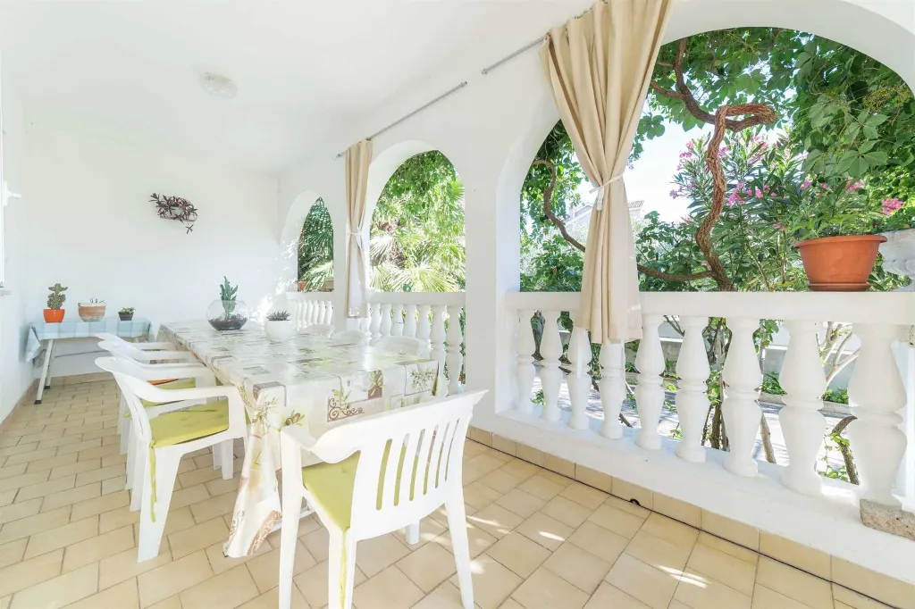 3-Bedroom Apartment in Vodice for Up to 8