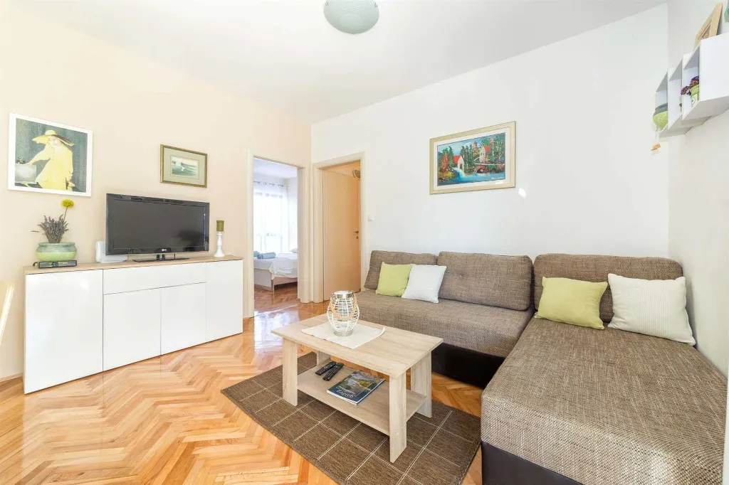 3-Bedroom Apartment in Vodice for Up to 8