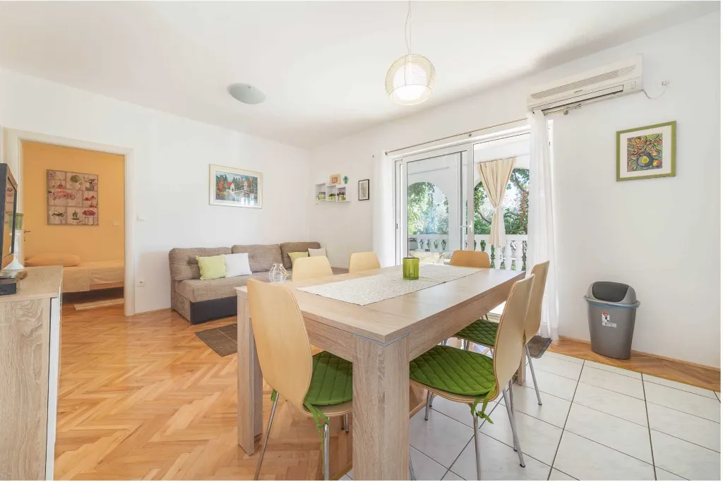 3-Bedroom Apartment in Vodice for Up to 8