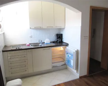 Vodice 1-Bedroom Apartment for 3 Guests