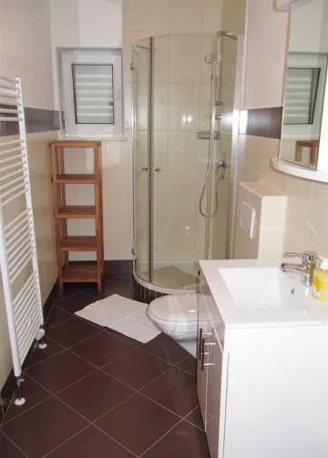 Vodice Apartment for 4 Guests with WiFi