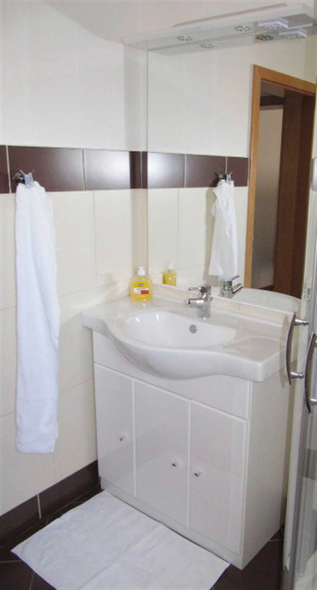 Vodice Apartment for 5 near Pebble Beach