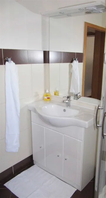 Vodice Apartment for 5 near Pebble Beach