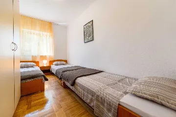 Vodice 2-Bedroom Apartment for 5 with Outdoor Pool