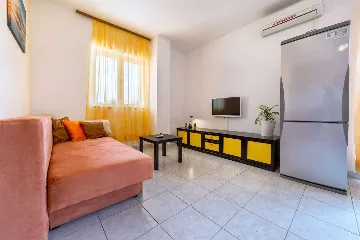 2-Bedroom Apartment in Vodice for Up to 5