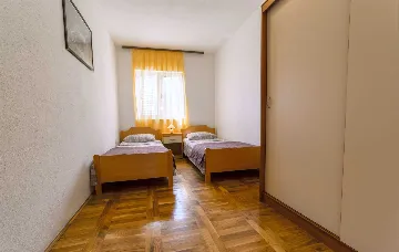 2-Bedroom Apartment in Vodice for Up to 5