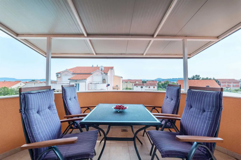 2-Bedroom Apartment in Vodice for 4 Guests
