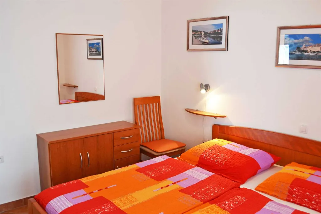 Vodice 2-Bedroom Apartment for 5 Guests