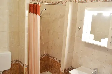 Vodice 2-Bedroom Apartment for 5 Guests