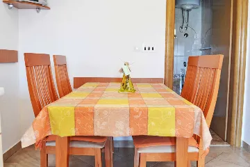 Vodice 2-Bedroom Apartment for 5 Guests