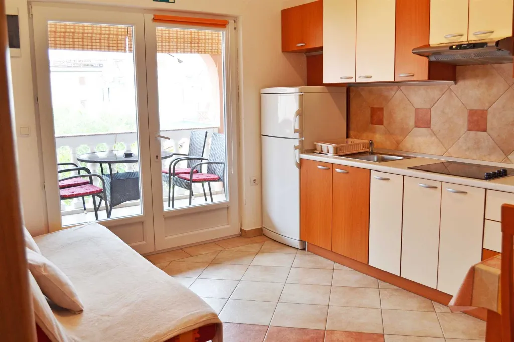 Vodice 2-Bedroom Apartment for 5 Guests