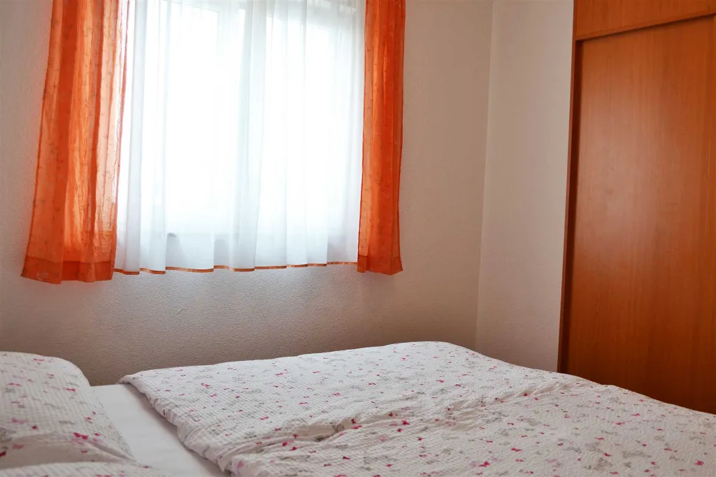 Vodice 2-Bedroom Apartment for 4+1 Guests