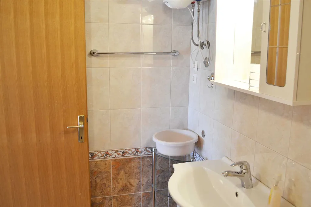 Vodice 2-Bedroom Apartment for 4+1 Guests