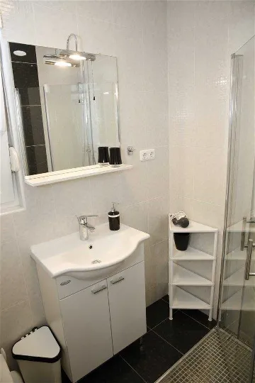 Vodice 1-Bedroom Apartment for 2+2 Guests