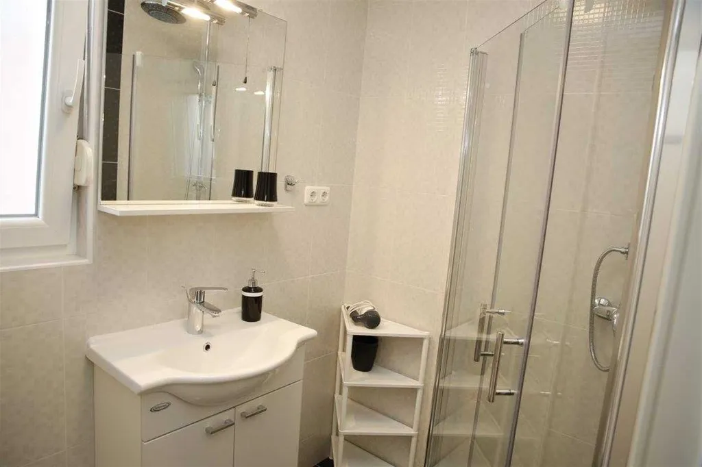 Vodice 1-Bedroom Apartment for 2+2 Guests