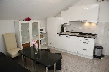 Vodice 1-Bedroom Apartment for 2+2 Guests
