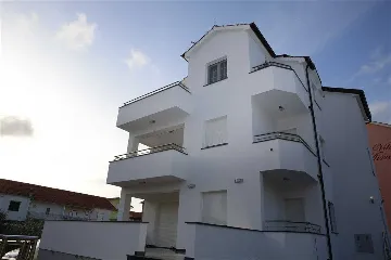 Vodice 1-Bedroom Apartment for 2+2 Guests