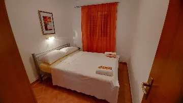 Apartment in Vodice for 2–3 Guests with WiFi & AC