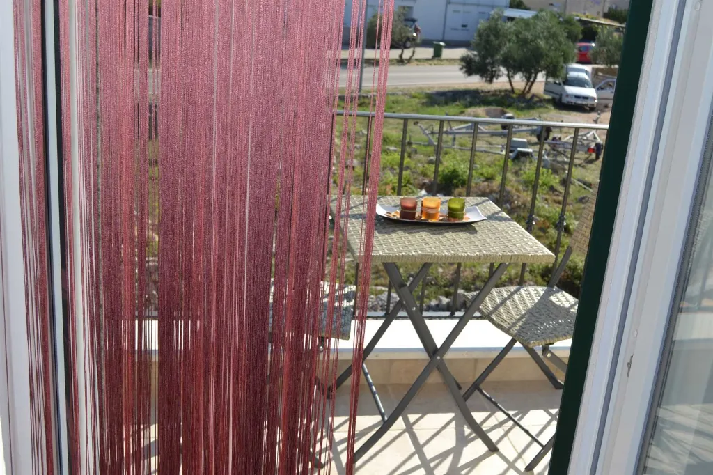 2-Bedroom Apartment in Vodice for Up to 5