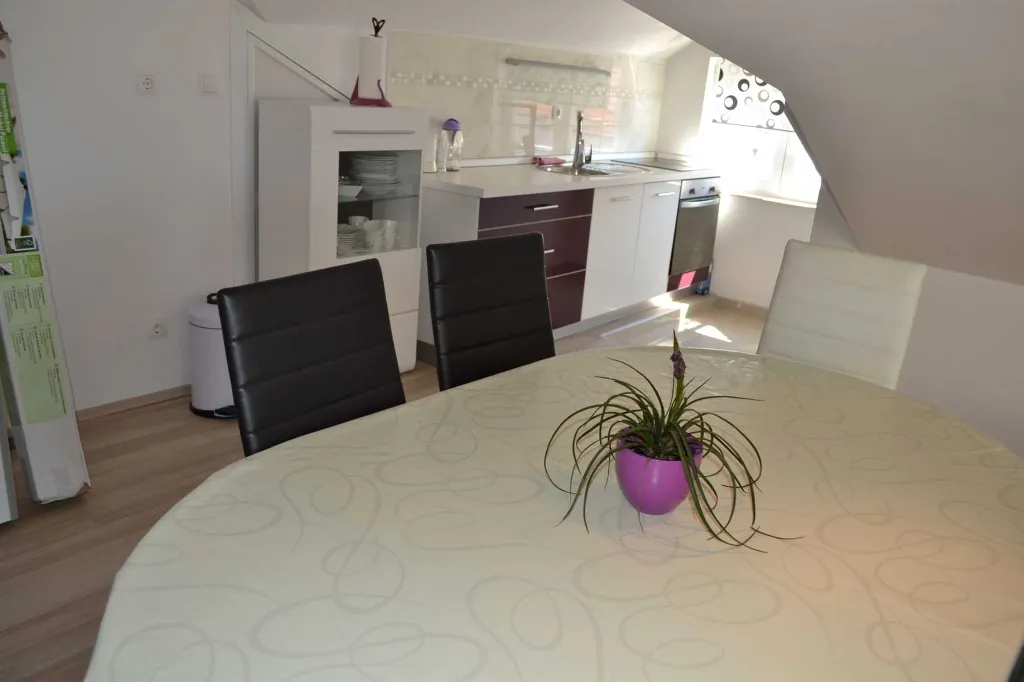 2-Bedroom Apartment in Vodice for Up to 6