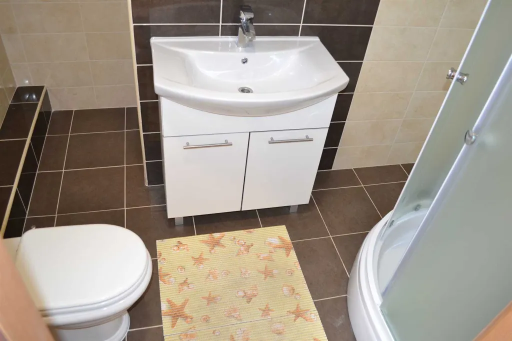 2-Bedroom Apartment in Vodice for Up to 6