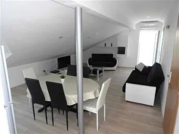 2-Bedroom Apartment in Vodice for Up to 6
