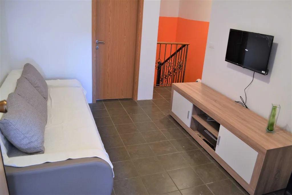 3-Bedroom Apartment in Vodice for Up to 8