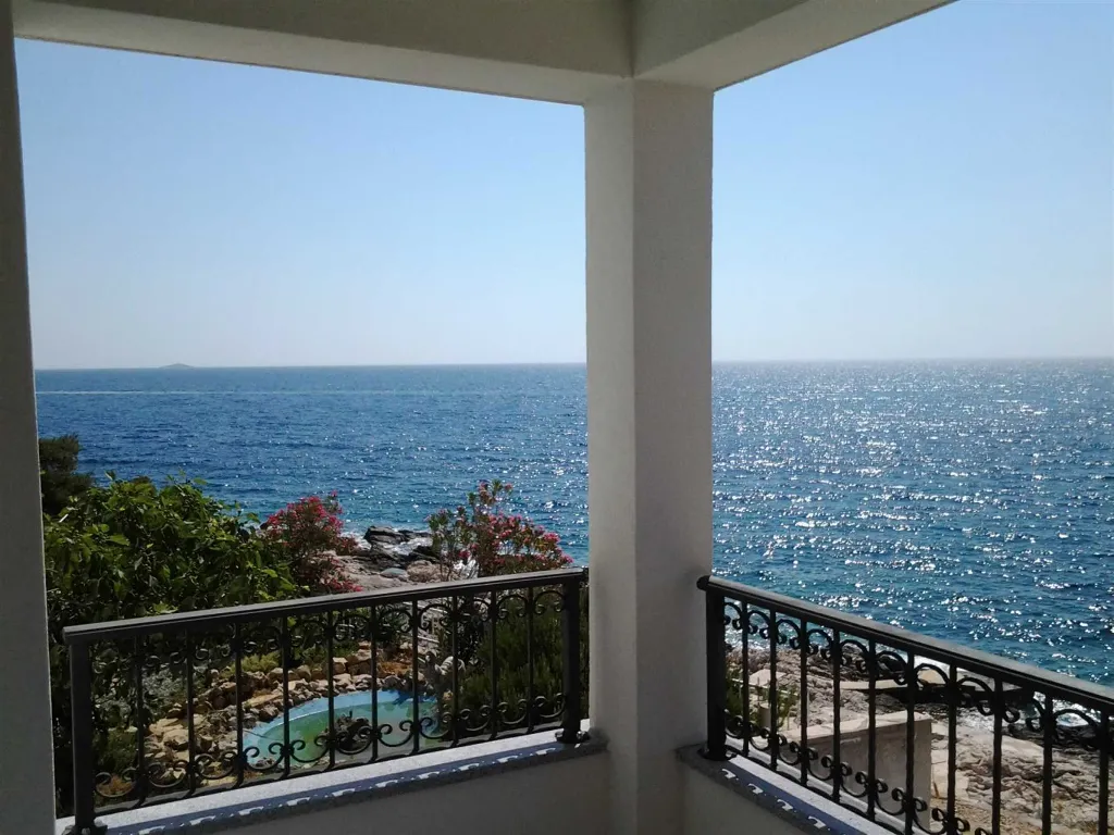 Apartment in Primošten for Up to 6 Guests
