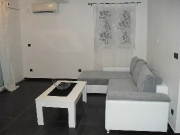 Apartment in Primošten for Up to 6 Guests