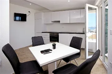 Apartment in Vodice for 3 Guests with Sea View