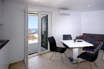 Apartment in Vodice for 3 Guests with Sea View