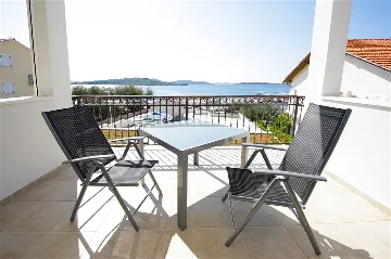 Vodice 1-Bedroom Apartment with Sea View for 3