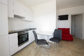 Vodice 1-Bedroom Apartment with Sea View for 3